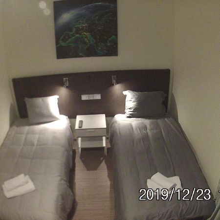 Rent0Nline Brwinow Rooms Esterno foto