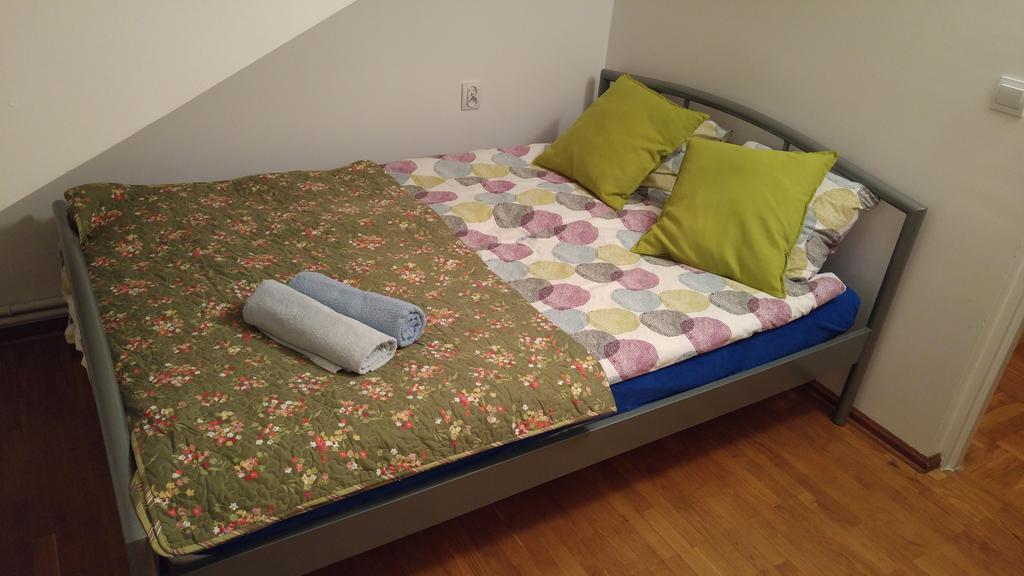 Rent0Nline Brwinow Rooms Esterno foto