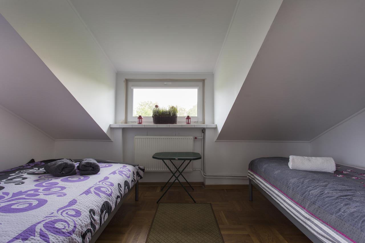 Rent0Nline Brwinow Rooms Esterno foto