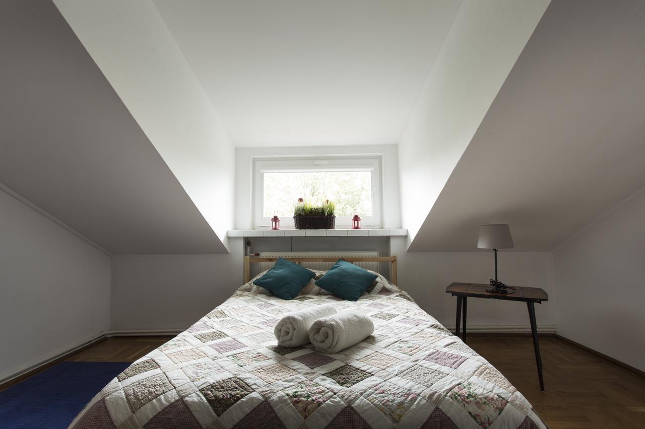 Rent0Nline Brwinow Rooms Esterno foto