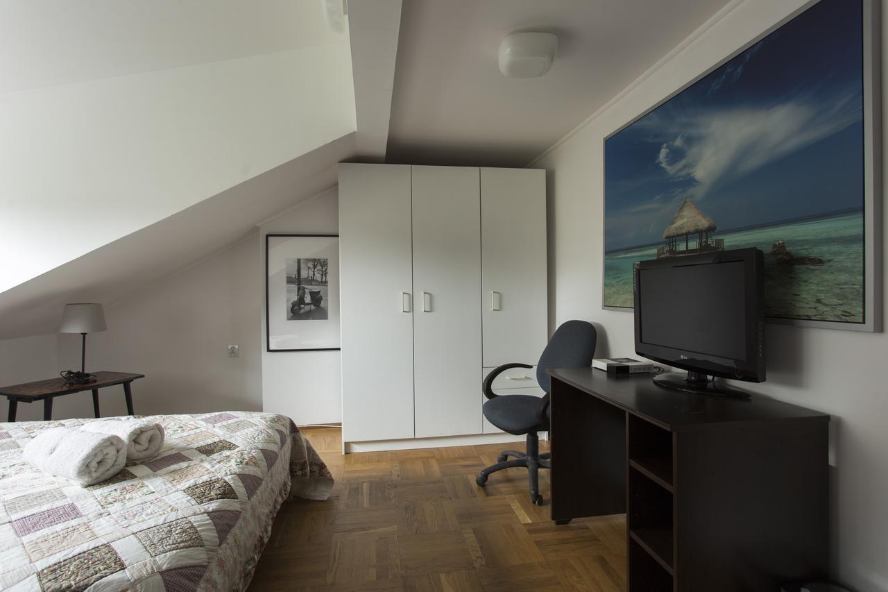 Rent0Nline Brwinow Rooms Esterno foto